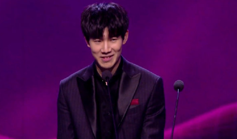 赛后群访Leave：休息时打了更多排位 夏季赛我们的目标一直是冠军