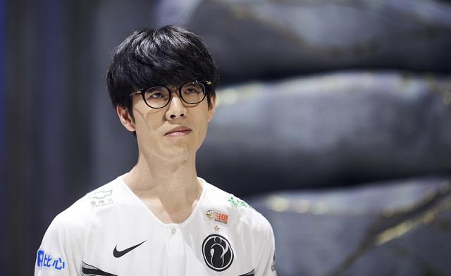 我为你赢了！Donk Desert Eagle 通过四杀实现了逆转，展现了他的 TOP1 风格。 TyLoo 输给了 Spirit 。