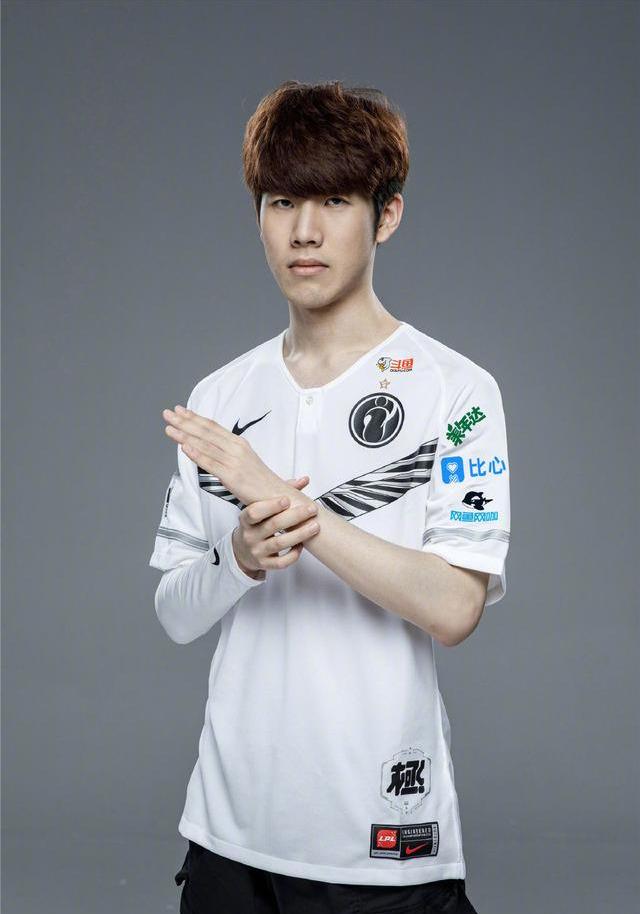 LOL官方宣布：删除荣誉法球和魔法引擎奖励，只给通行证经验