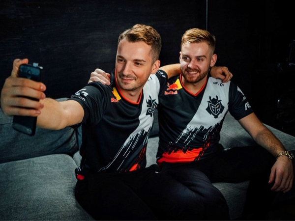 LNG Esports 正式宣布 GALA 离开了团队，成为自由球员：这次告别是祝福与期待